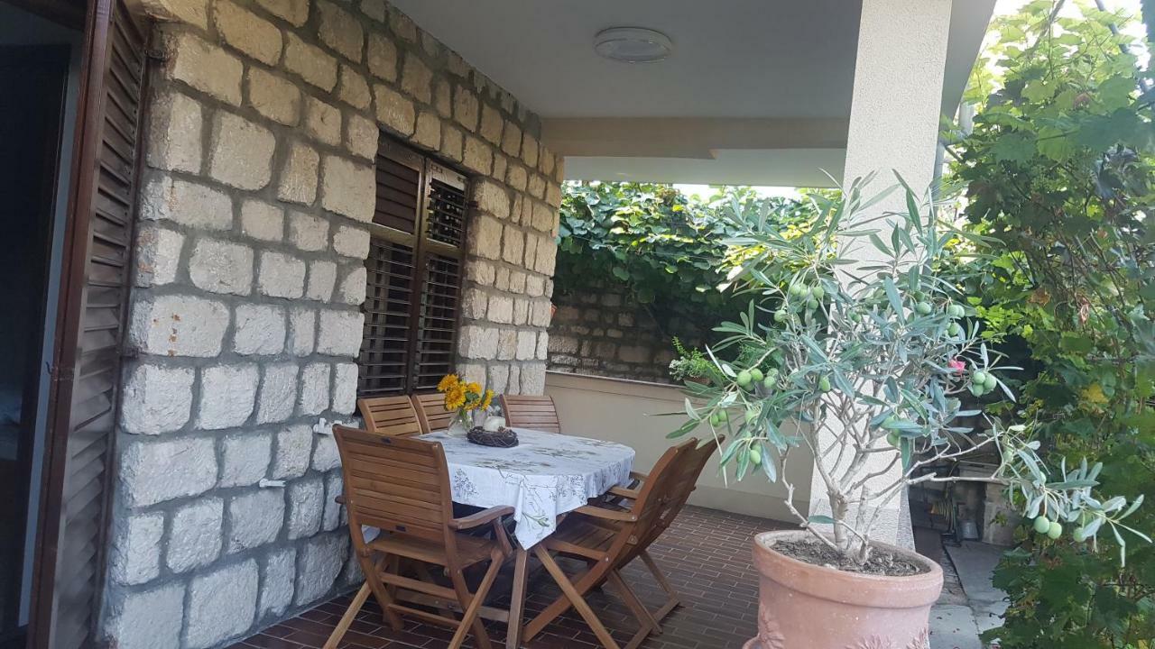 Apartment Lavanda garden Rab Town Exterior foto